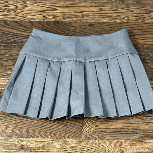 English Factory Gray Pleated Mini Skirt - Picture 4 of 10